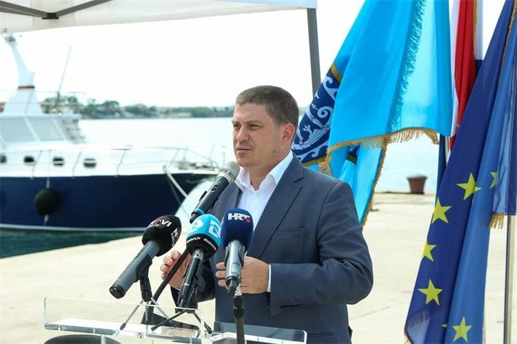 Dogradnjom nove luke, Vrsi dobivaju više komunalnih vezova, a povećat će se i sigurnost prometa u Ninskom zaljevu