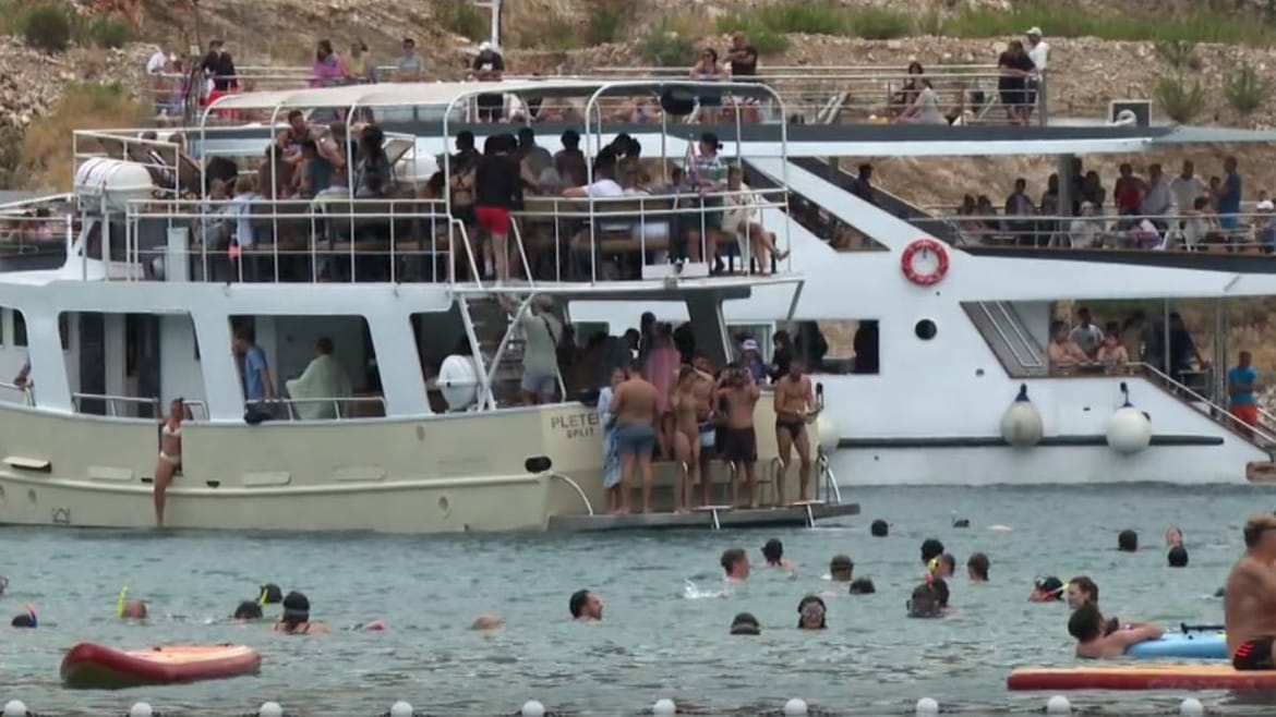 Šoltani prvi ustaju protiv divljaštva brodara: "Usidre brod i otvore restoran, gomila turista se kupa posvuda, uzmu svoj profit i idu na drugo mjesto, a za sobom ostavljaju uništeno dno i fekalije!"