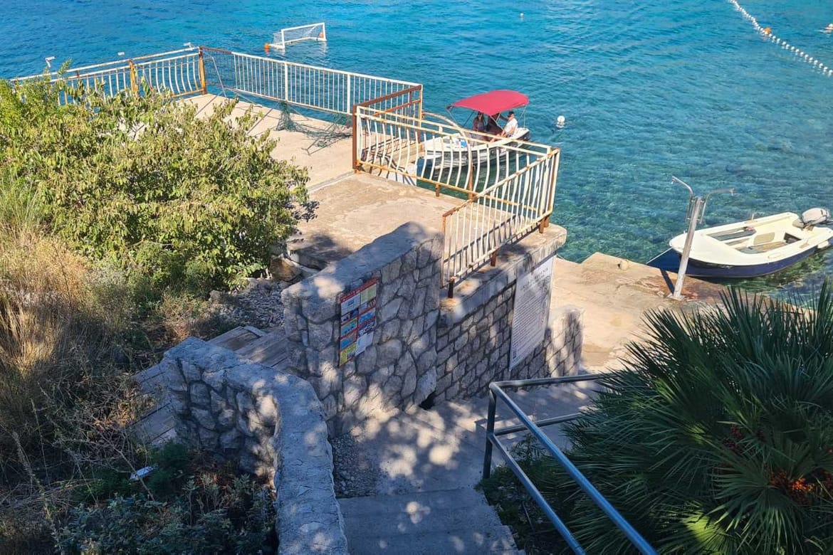 Dubrovačka "Divlja Liga" osporava granicu pomorskog dobra u Štikovici: "Ovo je pljačka pomorskog dobra u korist pojedinca!"