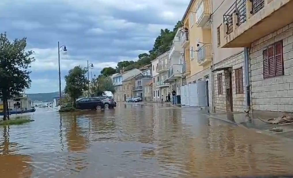 Na snazi narančasti alarm, zbog potopa koji prijeti obali  - Civilna zaštita uputila apel!