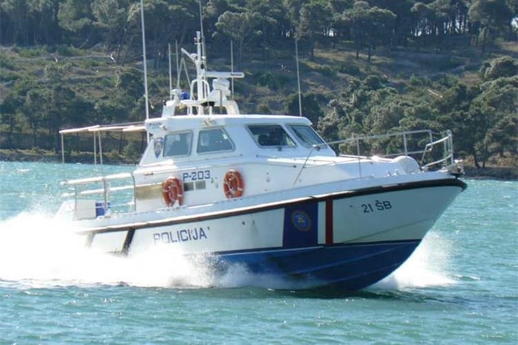 Uhićen serijski provalnik: "Krao je po Tisnom, Pirovcu, Tribunju, Jezerima i Murteru, a najviše je volio krasti gorivo s brodova"