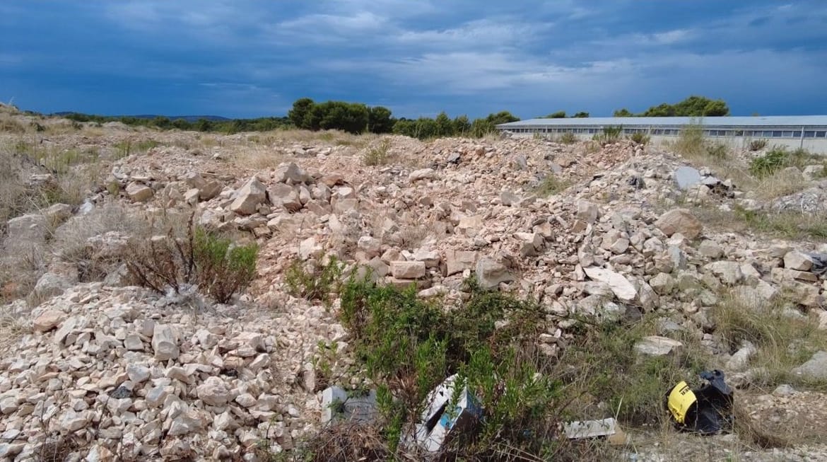 Šibenik uređuje posebnu plohu za odlaganje materijala od građevinskih iskopa koji sada završava u moru i okolišu