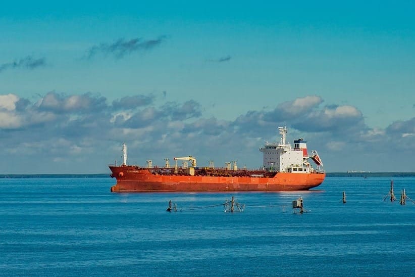 PAD POTRAŽNJE Rezališta preplavljena starijim LNG tankerima