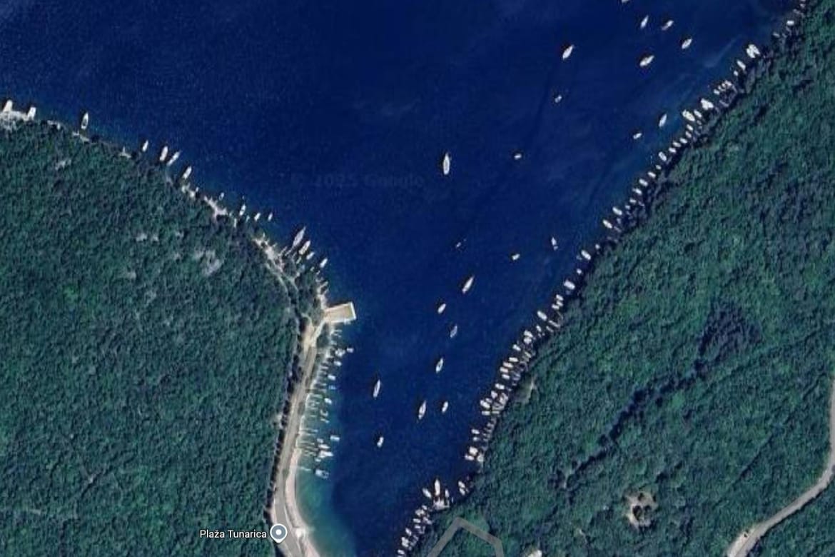 U istarskoj uvali pronađeno tijelo muškara. Policija provodi istragu: "Sumnja se na pad s visine!"