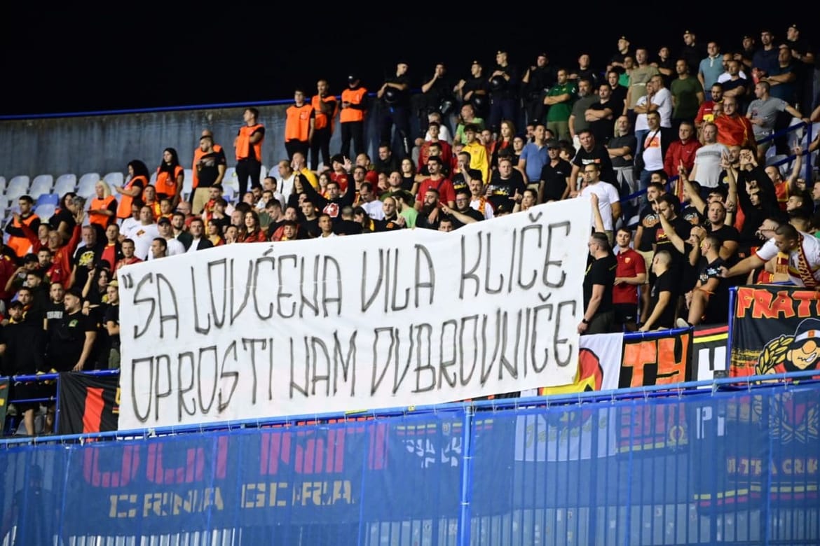 Crnogorski navijači razvili transparent: "Oprosti nam Dubrovniče"