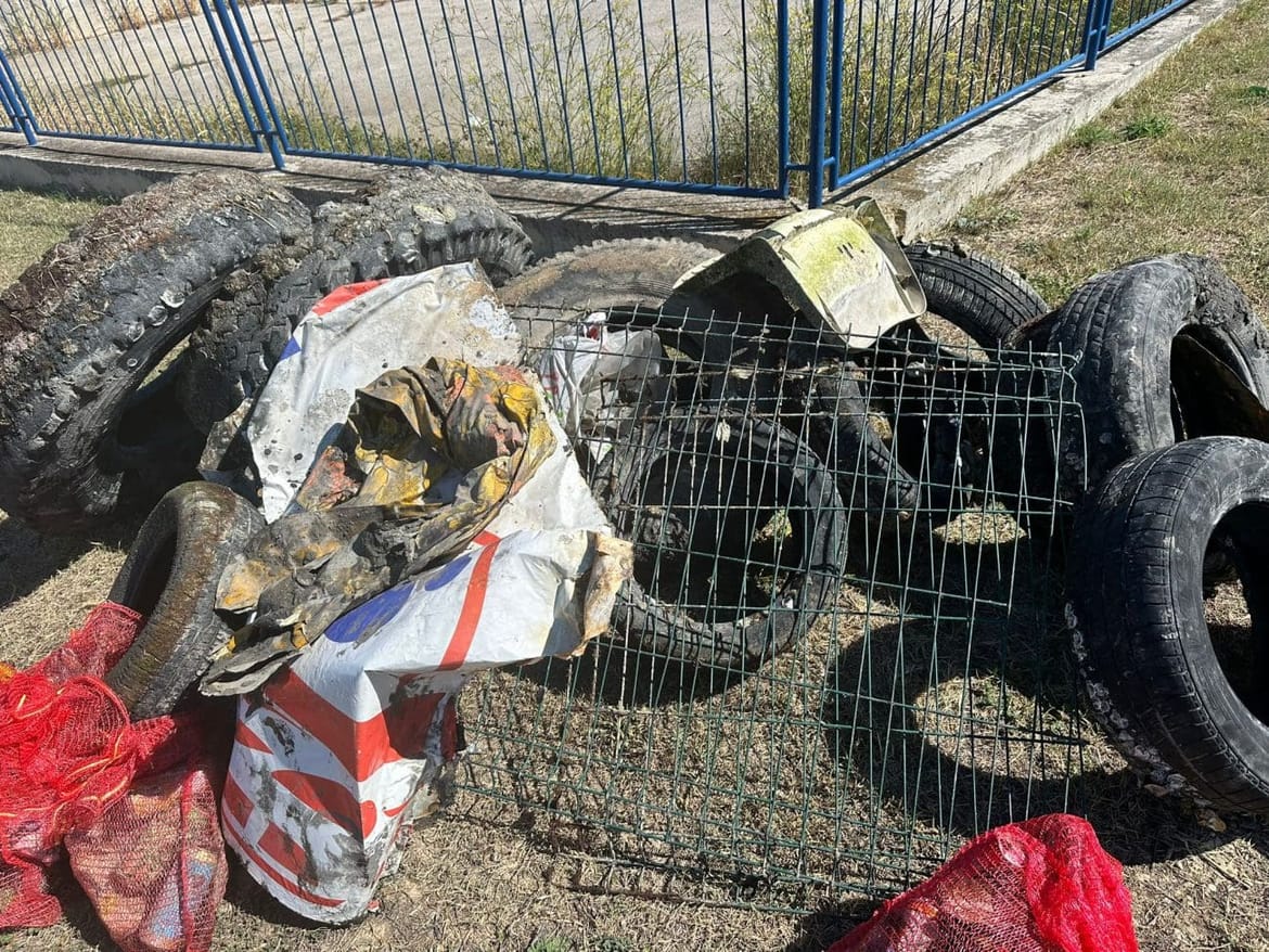 Ekološka akcija "Jadran bez otpada" u Podstrani - ronioci i volonteri izvukli su tristotinjak komada nečeg čemu se nisu  nadali!