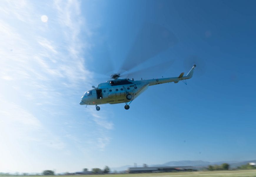 Helikopter HRZ - a hitno prevezao dijete iz Dubrovnika u Split