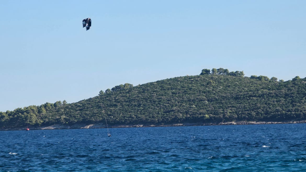 Pretežno suha i toplija srijeda, na Jadranu i sunčana, ali uz vjetar