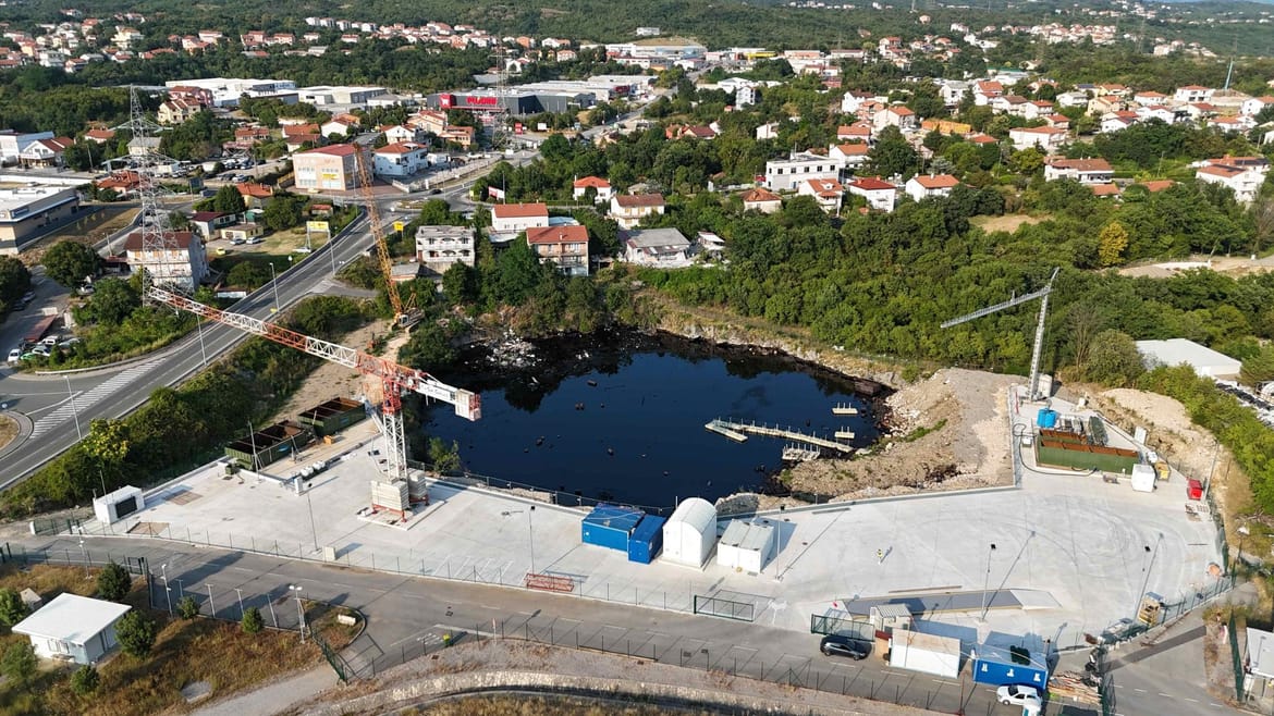 JEZERO KEMIKALIJA KOD RIJEKE - U jamu godinama bacali opasan tekući otpad, sad moraju izvaditi čak 40.000 tona gnjusne tekućine!