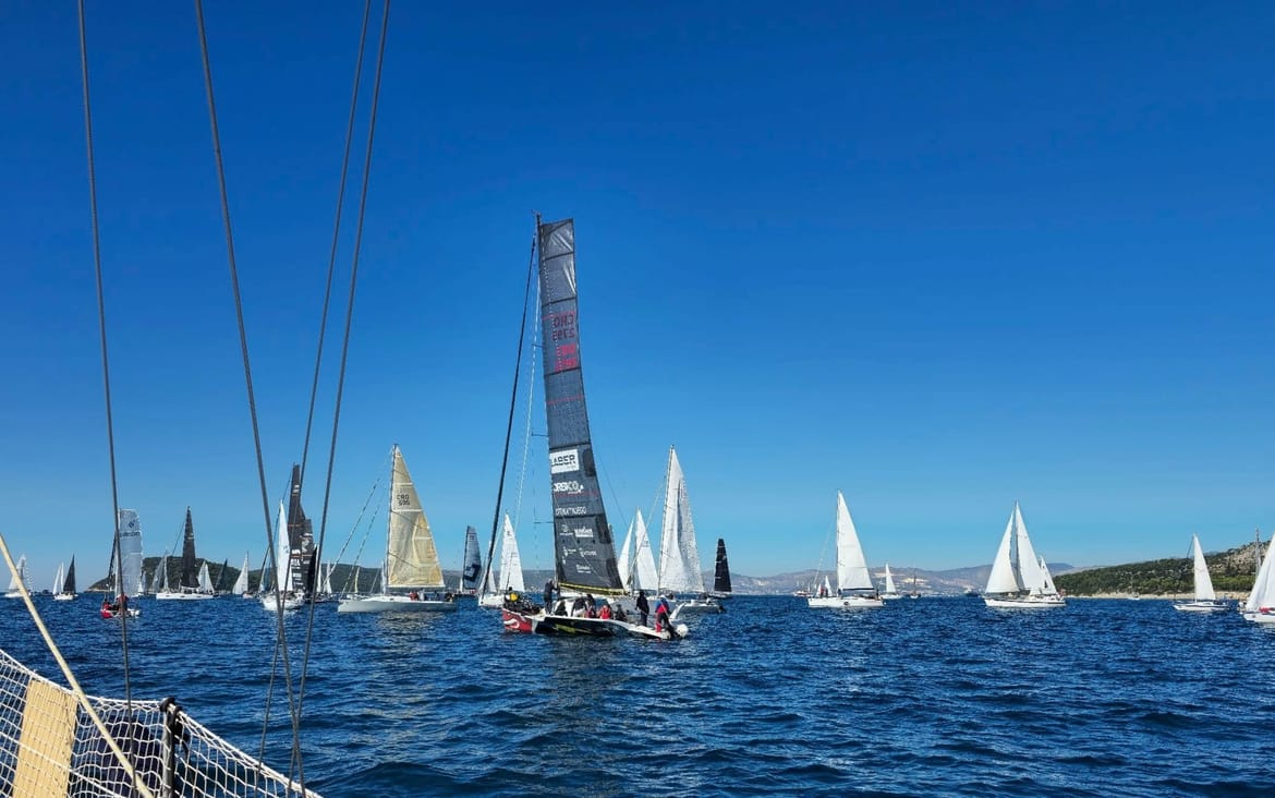 Počela je 94. Mrduja - 182 jedrilice s preko dvije tisuće jedriličara, jedrit će 11 nautičkih milja