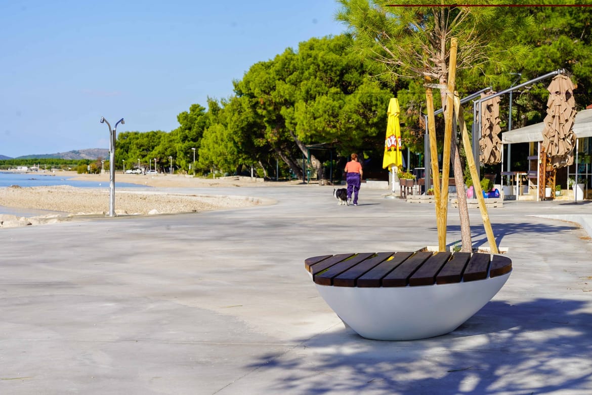 OMILJENO KUPALIŠTE Nova urbana oprema na šibenskoj Jadriji