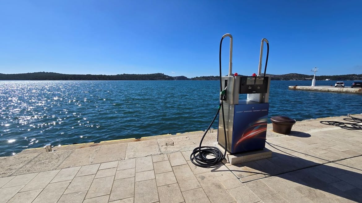 NEVALJANA PONUDA Jadrolinija poništila nabavu goriva za dvogodišnju opskrbu flote jer su INA i Petrol krivo ispunili troškovnike