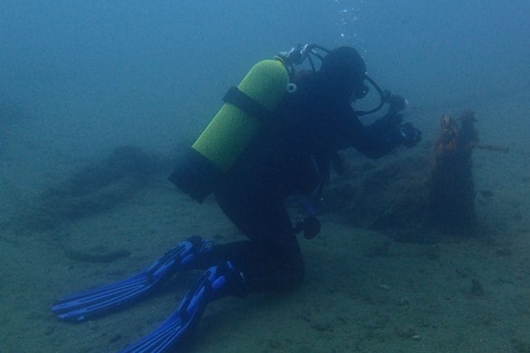 Najava izložbe "Naftni zapleti“ – rezultati umjetničkog istraživanja riječkog podmorja