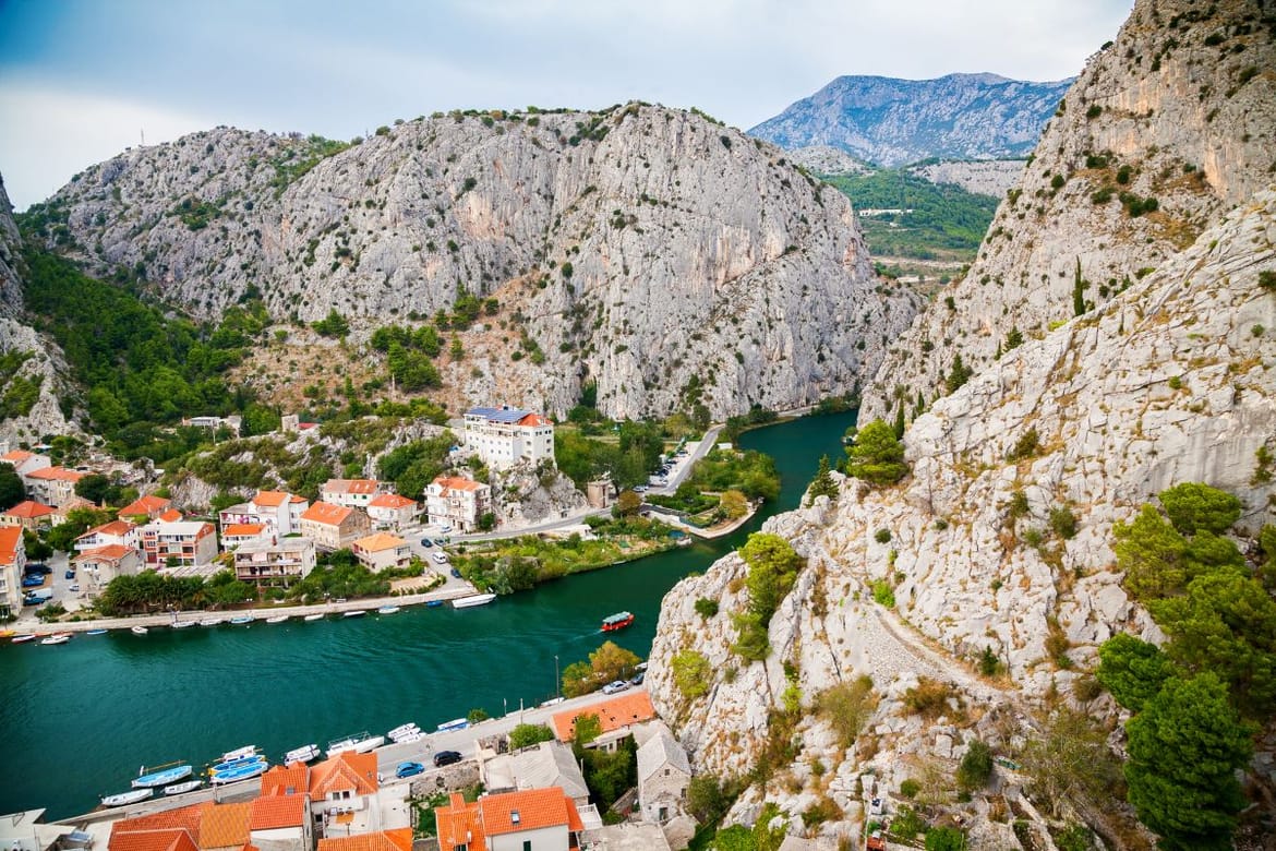Omišani prosvjeduju protiv obilaznice: "Polomit ćete zube na omiškoj stini!"