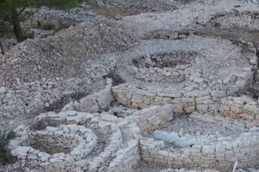 Nova arheološka otkrića na Korčuli: "Fascinantna je količina nakita i predmeta ukapana s pokojnikom"