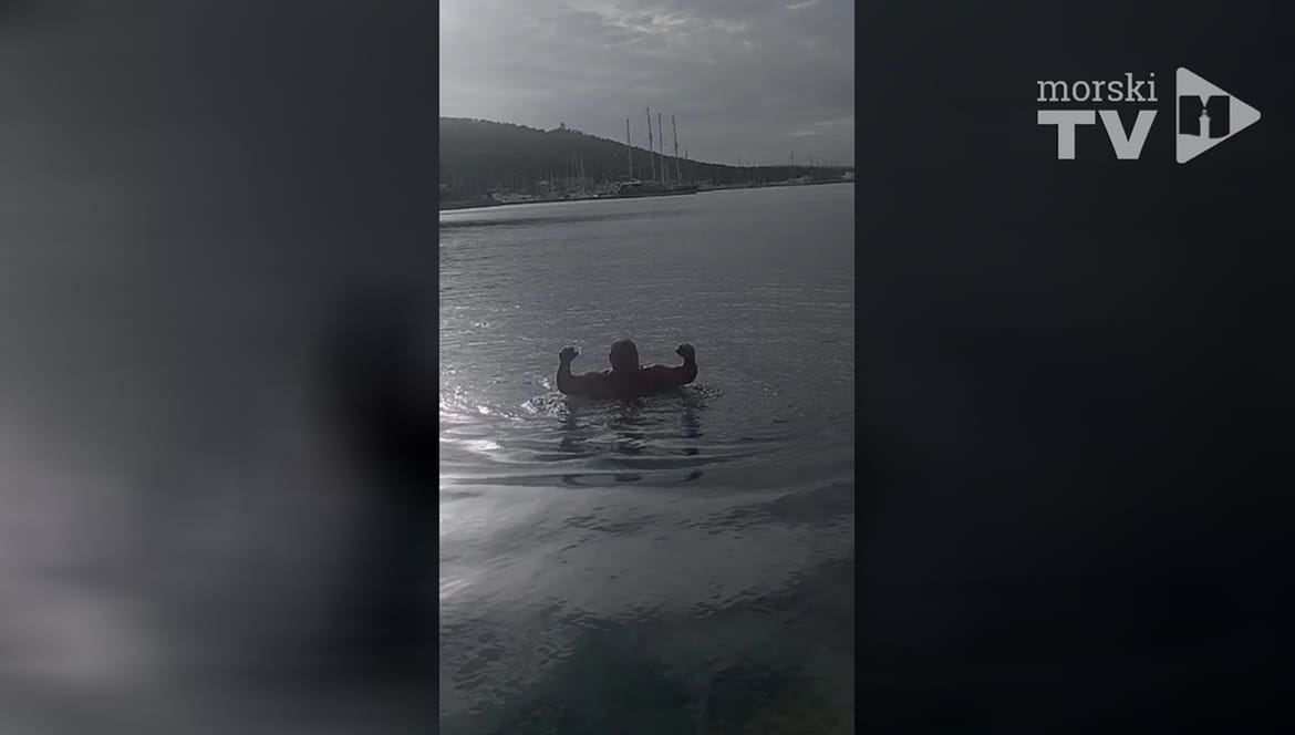 VIDEO Splitski plivač ne da ljetu da završi!