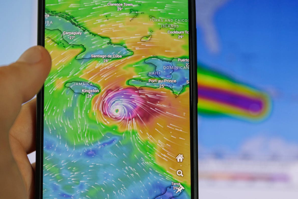 DODATNO JE OJAČAO Jamajku od udara "uragana stoljeća" dijele sati