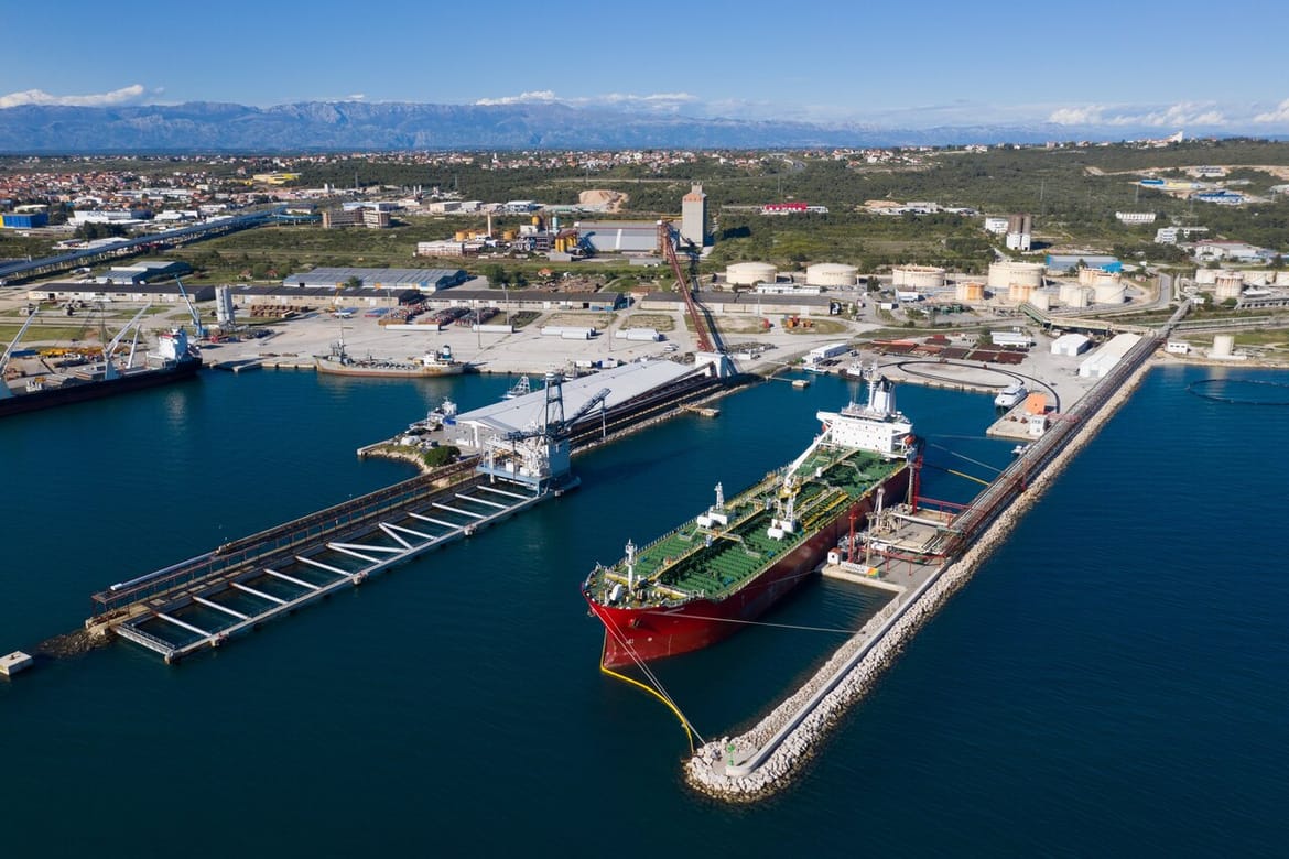 ZAŠTO SU IZ LUKE ZADAR ISTJERANI KINEZI? Obećali graditi spremnike i skladišta, u stvarnosti ostvarili tek trećinu obećanog