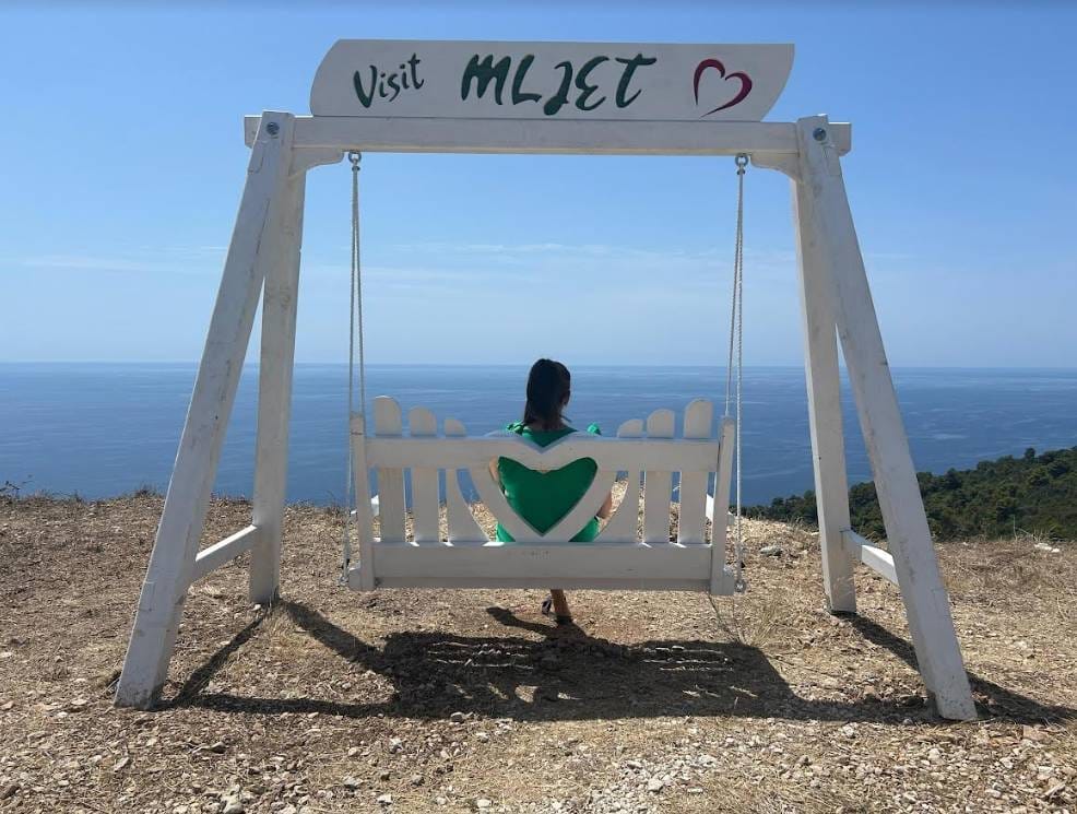 TJERAJU NAS S OTOKA Pobuna roditelja na Mljetu: "Djecu nam u školu voze strašno opasnom prometnicom, ovako više ne može!"