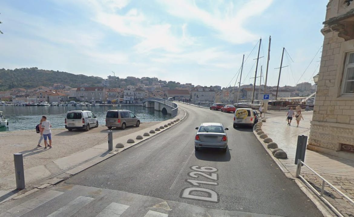 Tijekom vožnje u Trogiru preminuo vozač