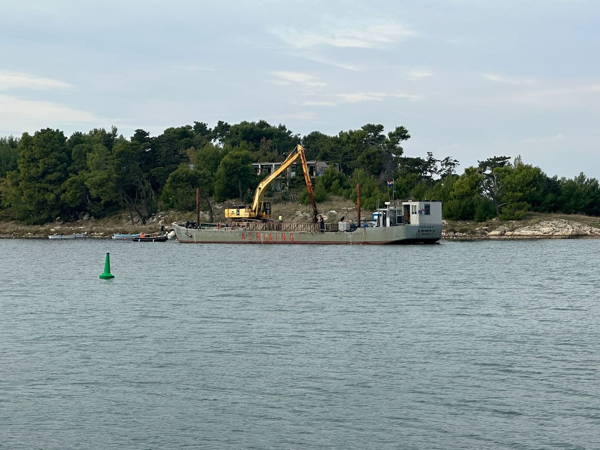 Krenulo uklanjanje naplavina u Ninskoj uvali, koje je nanijela katastrofalna poplava iz 2017. godine