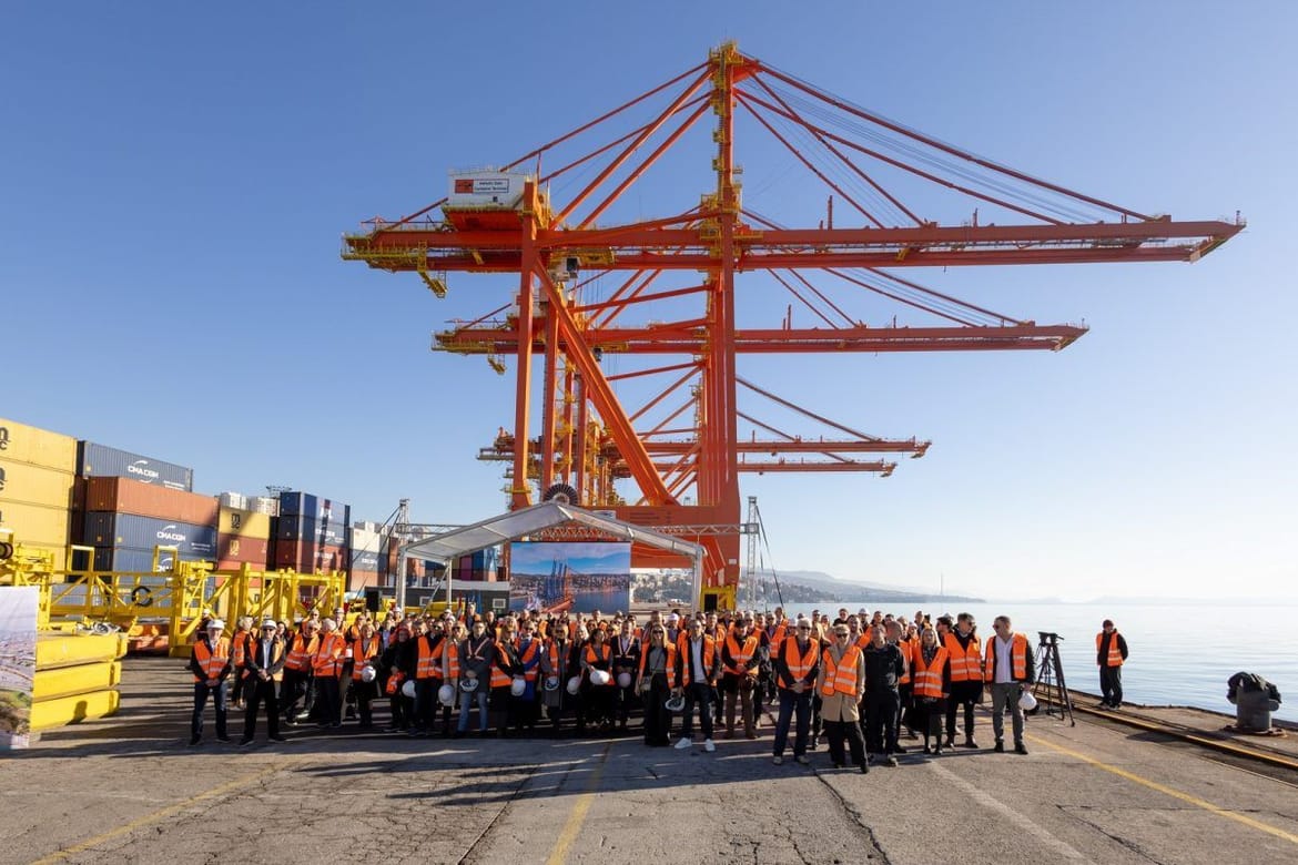 NOVE OBALNE DIZALICE Ulaganje kojim se jača pozicija riječke luke i riječkog prometnog pravca