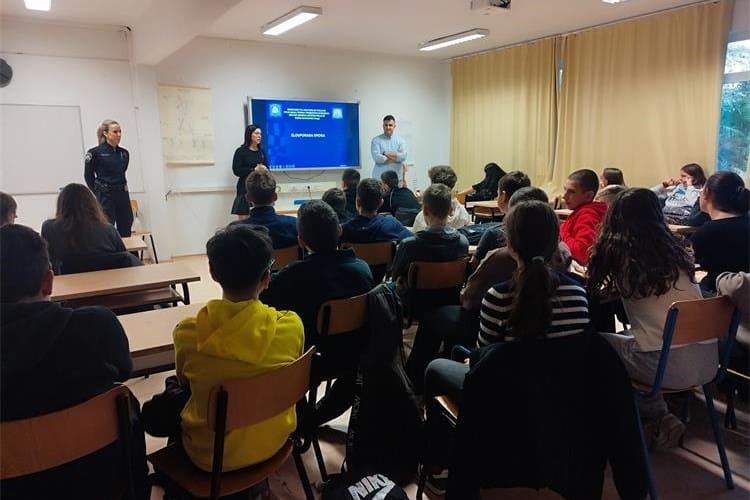 U Lovranu održano predavanje o prevenciji ovisnosti