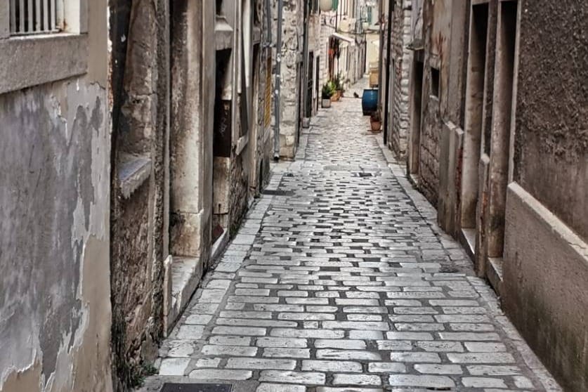 PRAZNE KALE Šibenska stara gradska jezgra ima stanovnika kao 1650. godine?!