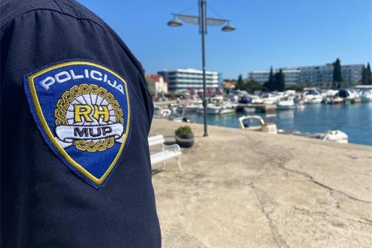 MUP protjerao pet Bosanaca i Hercegovaca koji su na Silbi pretukli mladića i devastirali kuću - Zabranjen im ulazak u EU!