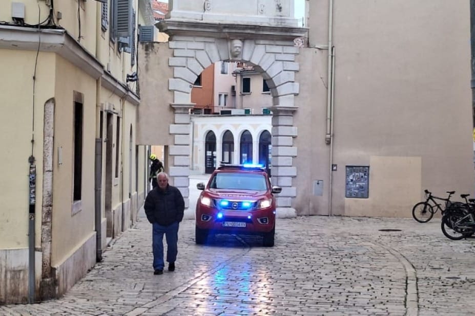 Što to neugodno miriše u blizini rovinjske Gradske uprave?