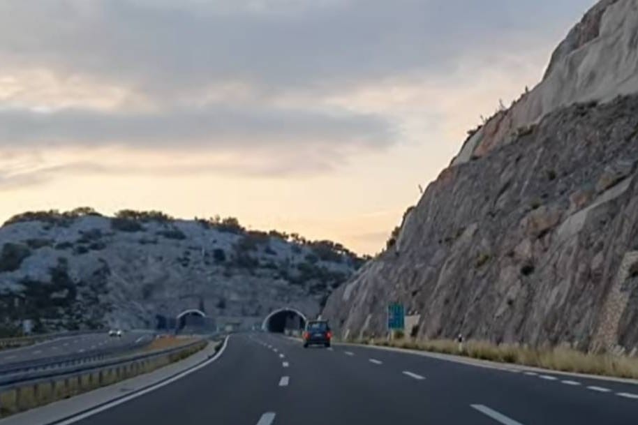 Prometna nesreća na A1 kod čvora Sveti Rok: "Pijan vozio u krivom smjeru"