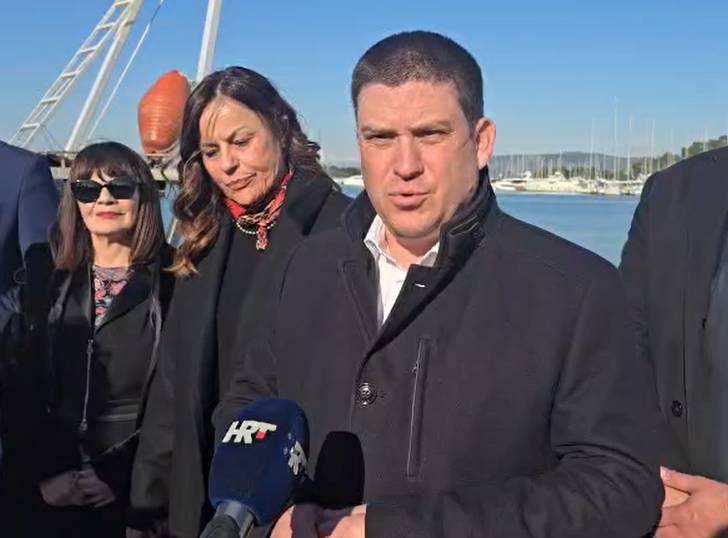 Ministar Butković u Murteru: "Renesansa hrvatske obale ide dalje, radimo 50 vezova za veće brodove, ovo su povijesna ulaganja!"