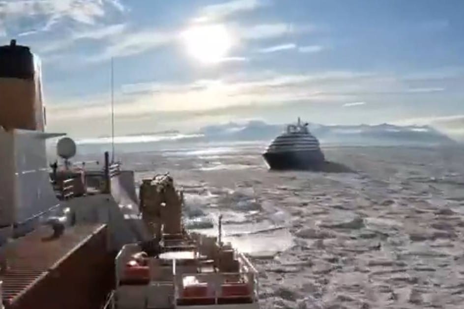 Polarni kruzer izgrađen u Rijeci zapeo u debelom ledu, spasila ga američka Obalna straža!