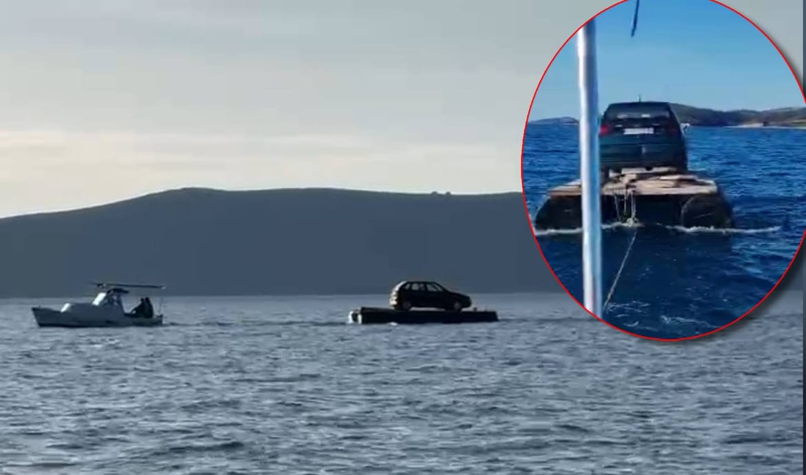 Nadrealan video prijevoza između dalmatinskih otoka - Lakše je bilo sklepati teglenicu, nego platiti trajekt...