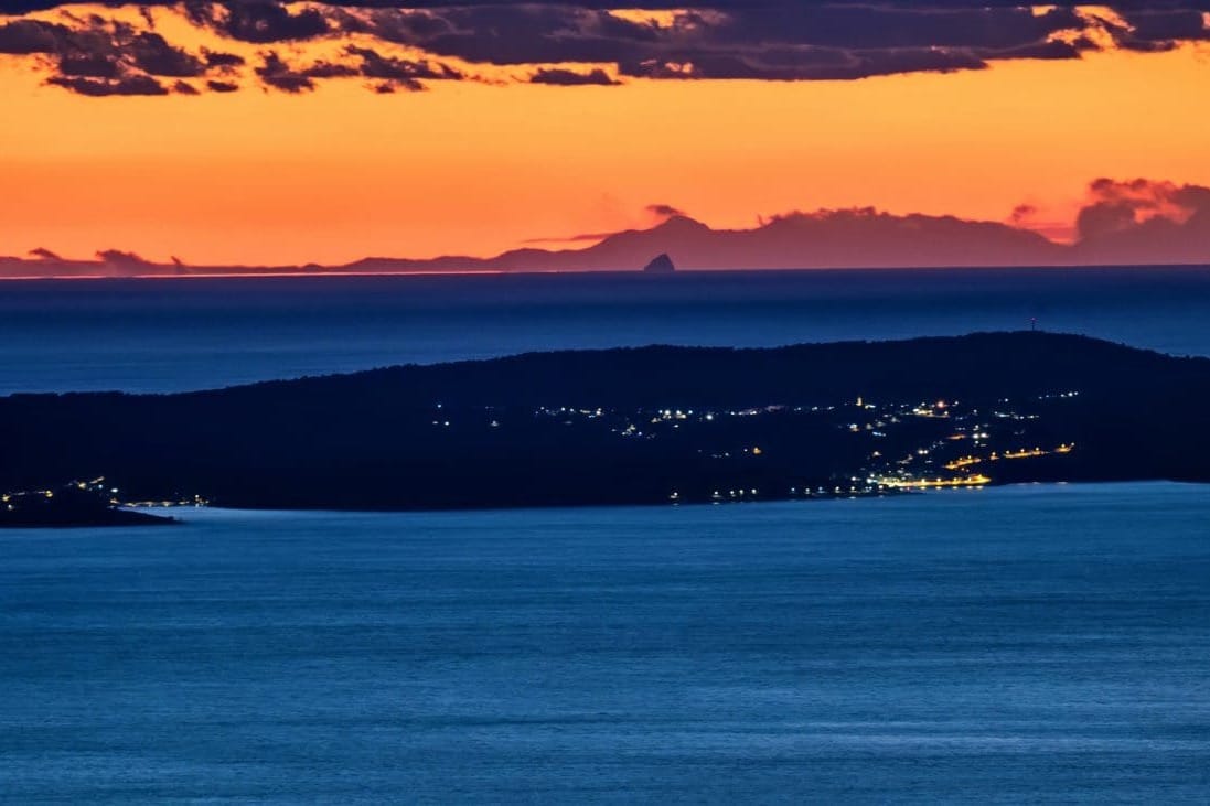 S ponistre se vidi Šolta, a s Mosora - Italija!
