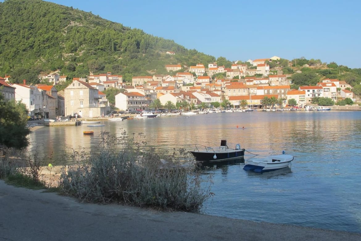 VJERUJ U LJUBAV U Račišću na Korčuli se obnavljali bračni zavjeti, a jedan par proslavio velikih 60 godina zajedno!