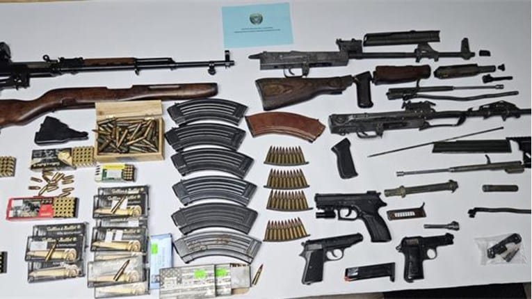 U Makarskoj pronađena hrpa oružja i streljiva