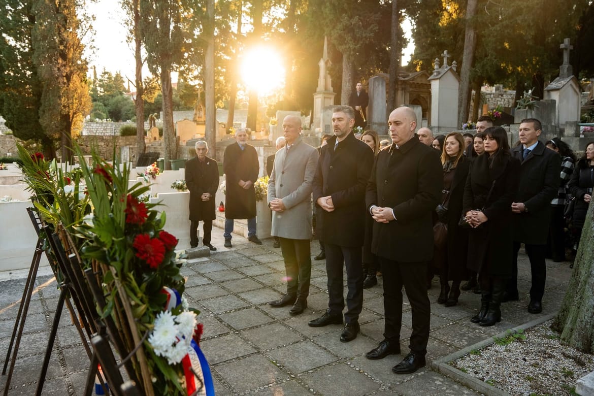 Položeni vijenci za sve branitelje i civile stradale u obrani Dubrovnika