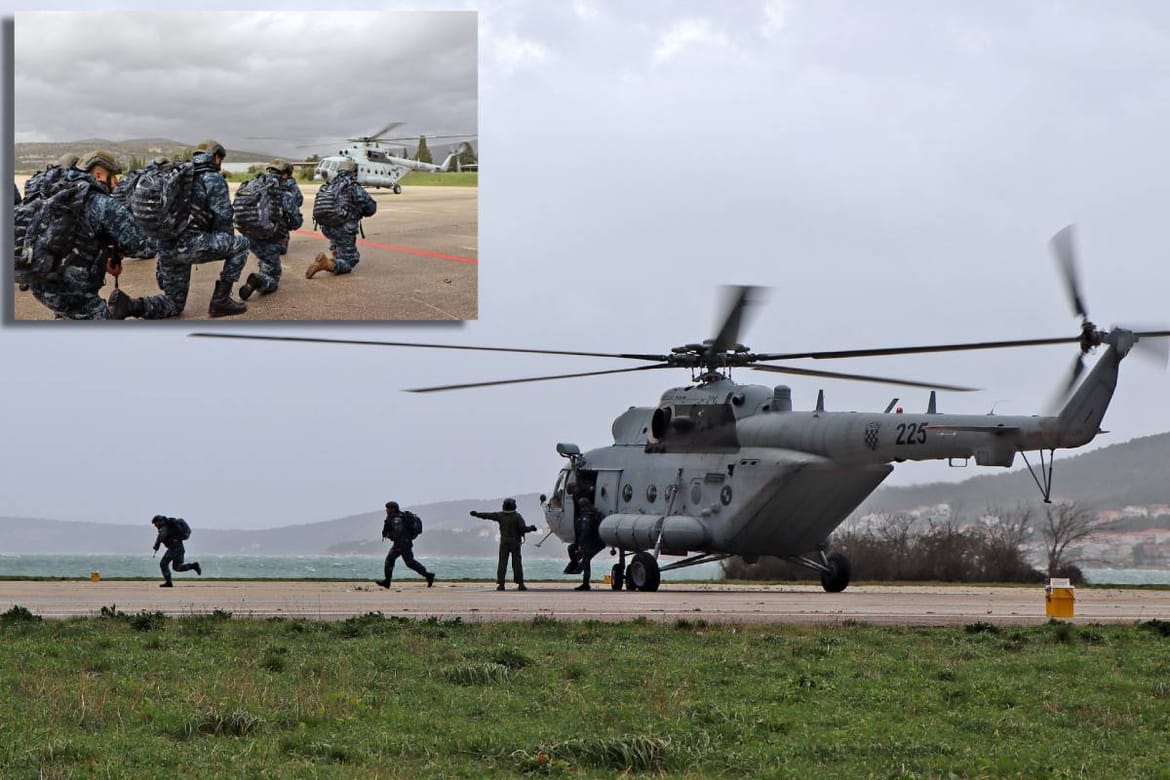 VIDEO Pogledajte zračni desant budućih hrvatskih marinaca mornaričkog pješaštva u Pločama