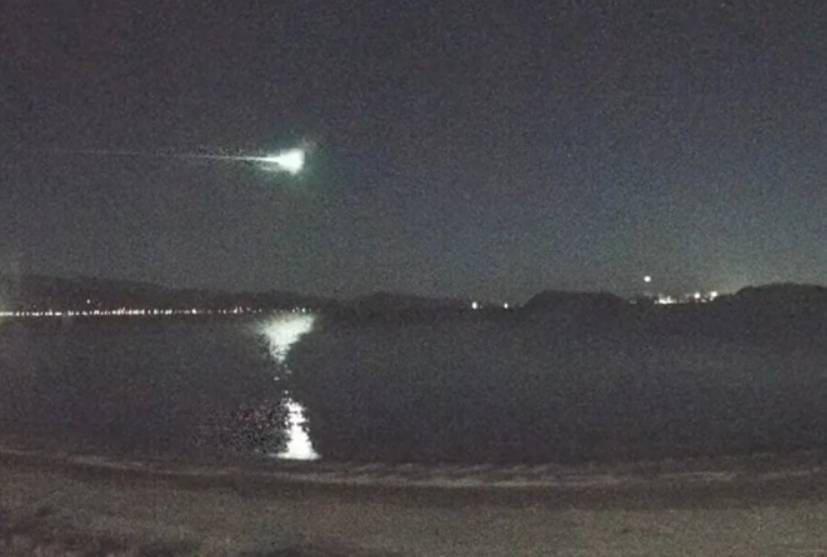 Blještava svjetlost obasjala luku, sve snimila kamera lokalnog jedriličarskog kluba