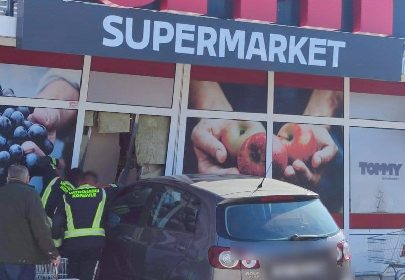 Automobil se na dubrovačkom području zabio u trgovinu