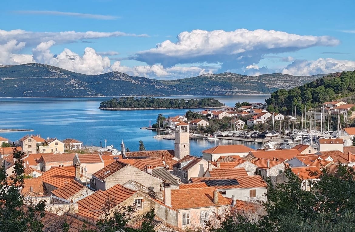 Otok Iž dobiva jedriličarski klub