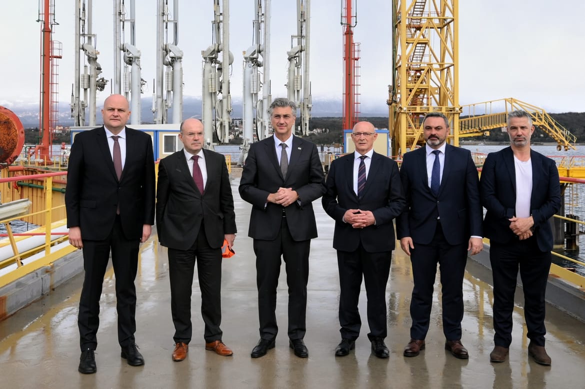Premijer Plenković obišao LNG-ov i JANAF-ov Terminal na Krku: "Možemo sirovom naftom opskrbiti Mađare i Slovake"