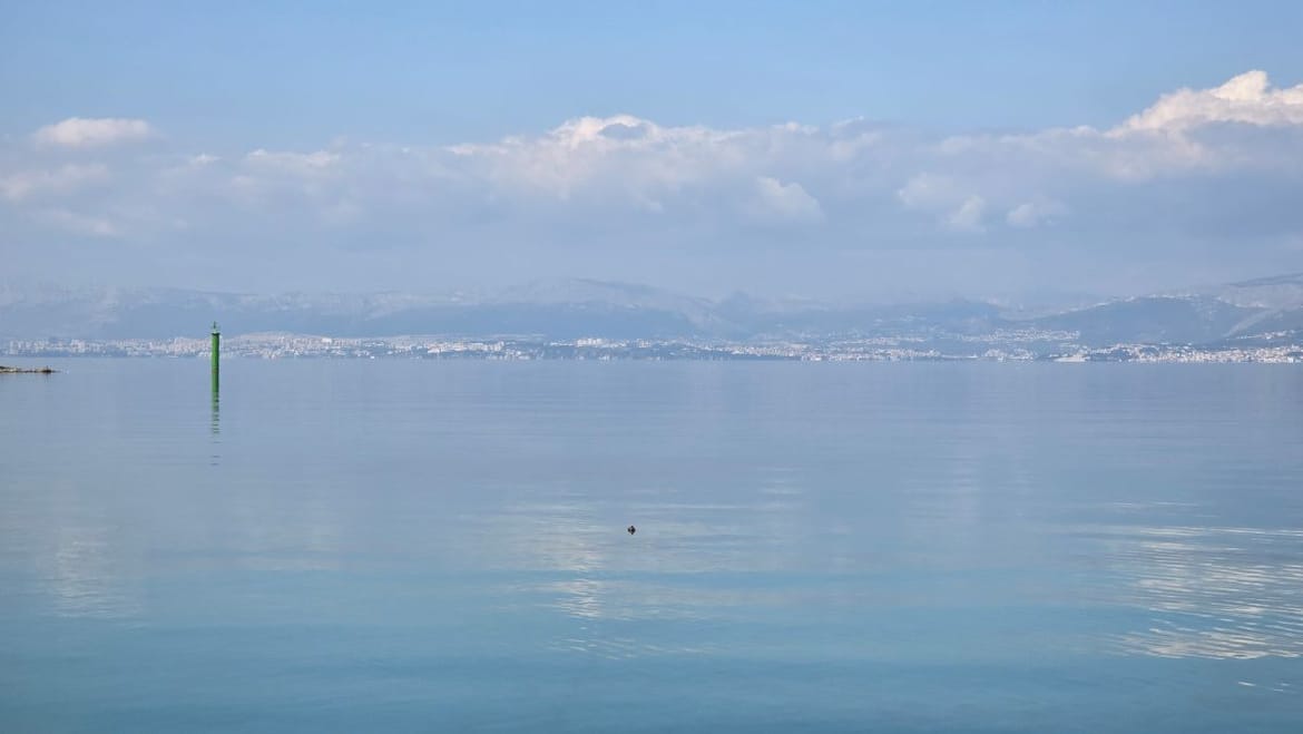 I u razmjerno toplu nedjelju većinom sunčano