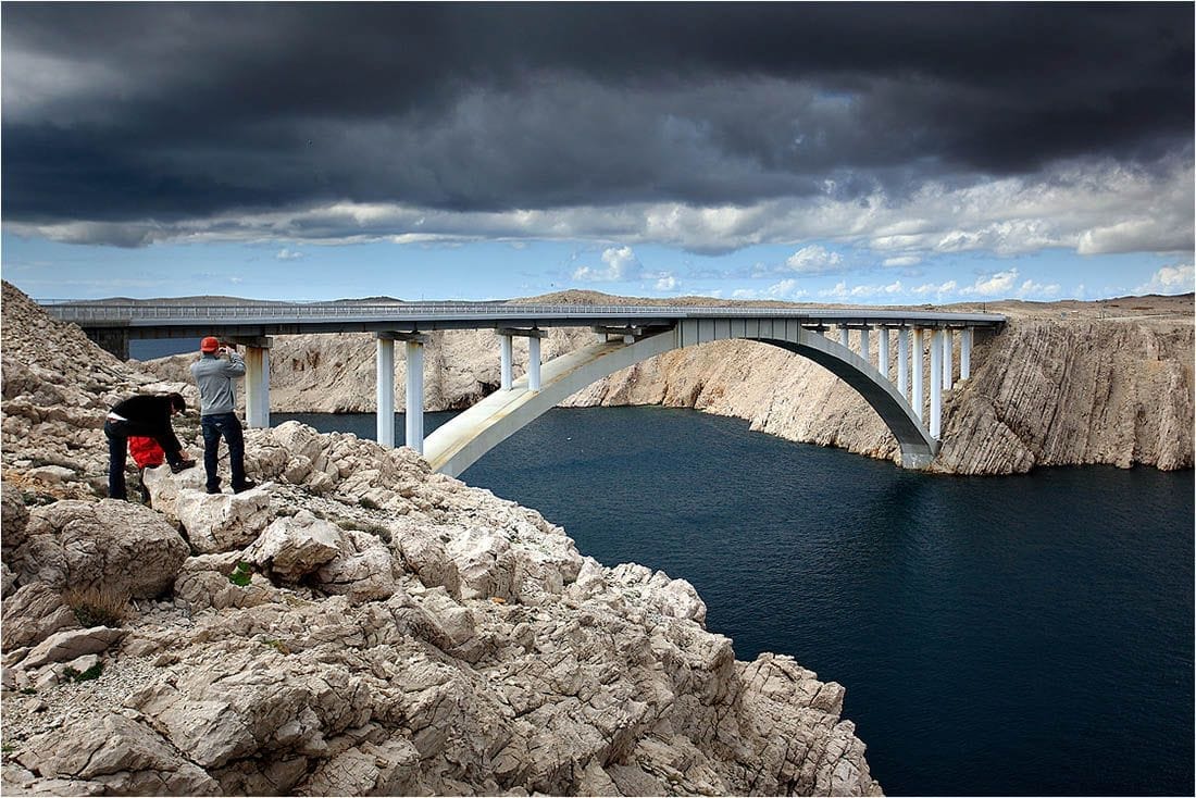 Bura "zatvorila" Paški most, otok odsječen od kopna!