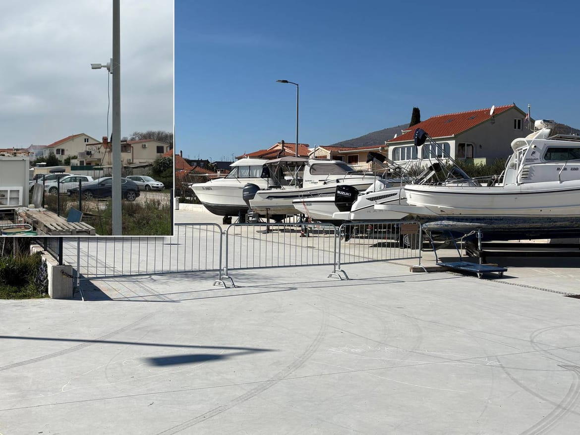 SLUČAJ ŠETNICA Trogirsko redarstvo obavilo izvide: "Nema povrede komunalnog reda ni Zakona o pomorskom dobru, ali nadzorne kamere moraju van!"