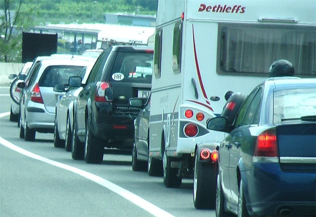 U nedjelju se na cestovnim pravcima prema i na području Splita očekuju gužve i zastoji u prometu