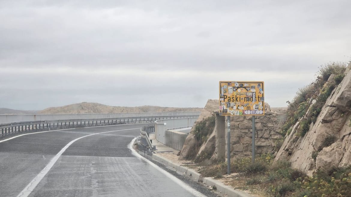 HEROJ S PAGA Zapovjednik vatrogasaca vlastitim autom spašavao živote preko zatvorenog mosta!