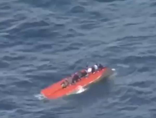 UKRSNI BRODOLOM Spašena 32 migranta, 70 nestalih