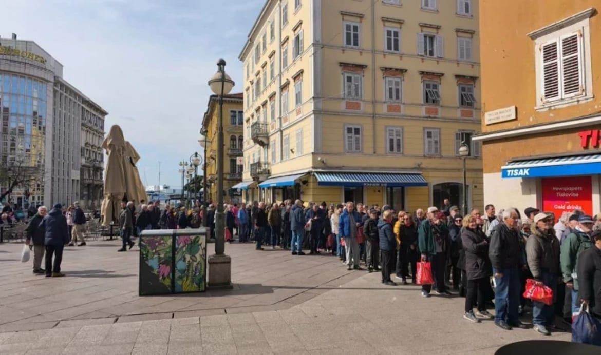 Za neke se ima ali za neke nema - Riječani o marendi na Korzu: "Bilo je ukusno, ali - malo!"